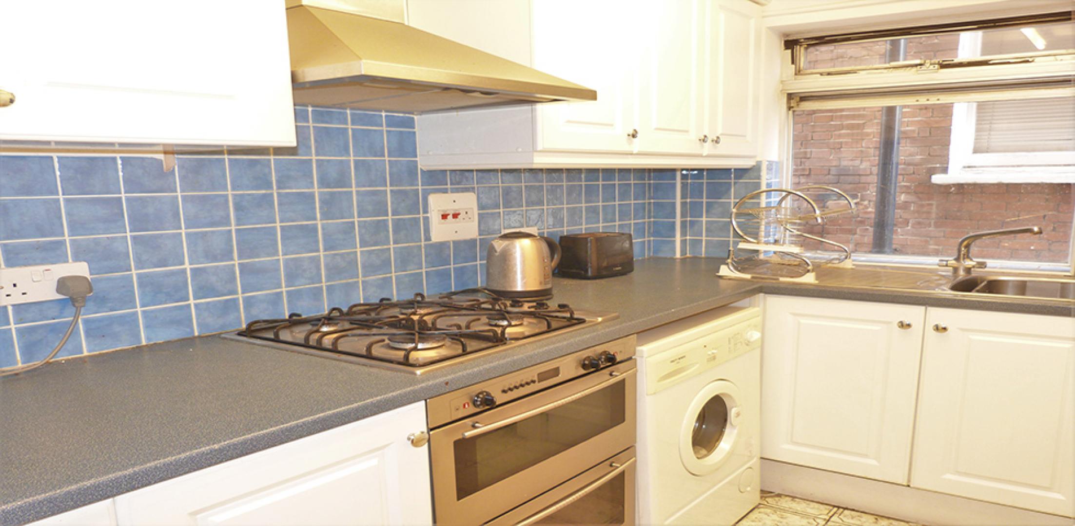 			UNDERGROUND PARKING SPACE!, 1 Bedroom, 1 bath, 1 reception Flat			 Lymington Road, WEST HAMPSTEAD 